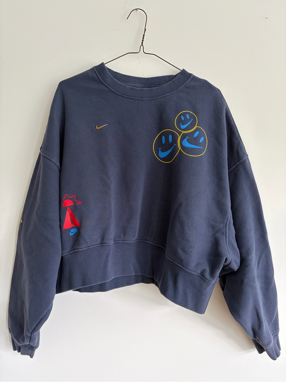 Nike Smile Trend Crewneck in Thunder Blue